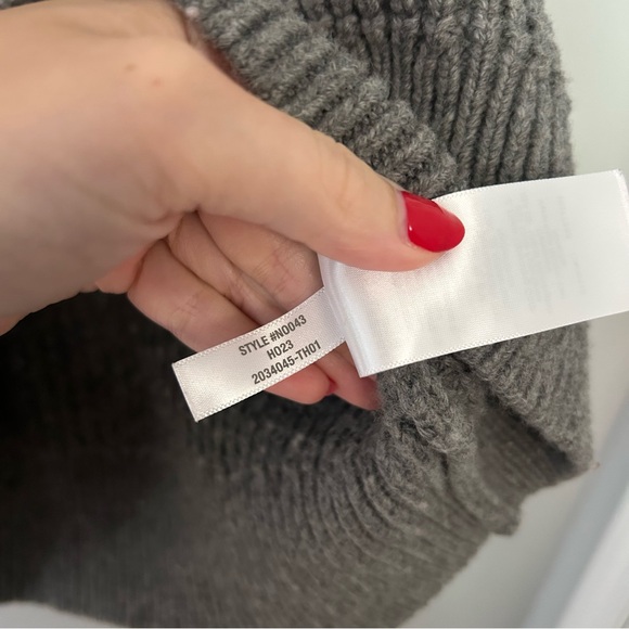 Madewell Grey Chunky Knit V-Neck Pullover Sweater - Picture 2 of 5